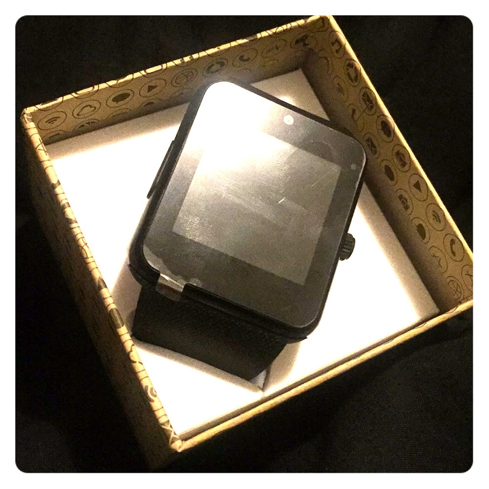 Bluetooth Smartwatch for Apple Iphones and Android